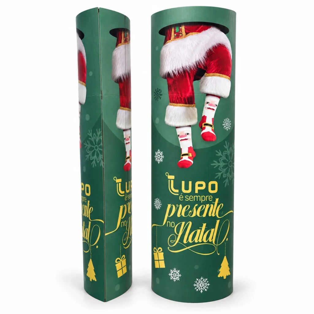 Totem elíptico personalizado com estampa da marca Lupo